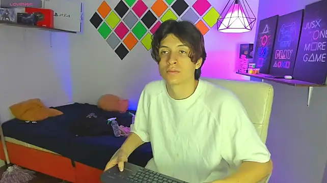 Živý XXX chat Marcoviolet