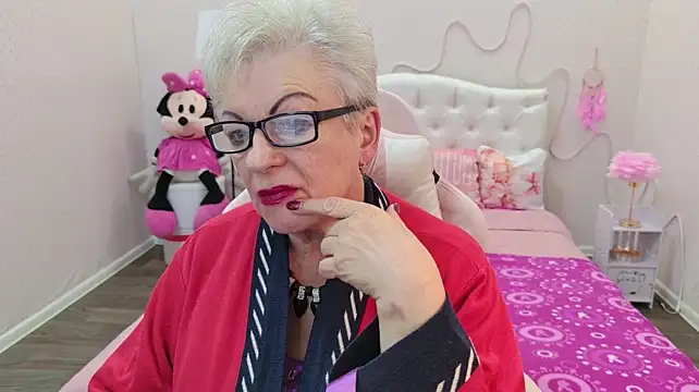 Chat +18 de KayleSmoll ao vivo