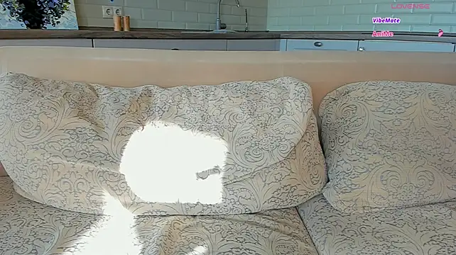 XXX chat uživo modela UWU_flower