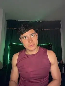 AustinJones_ Adlı Modelin Canlı XXX Sohbeti