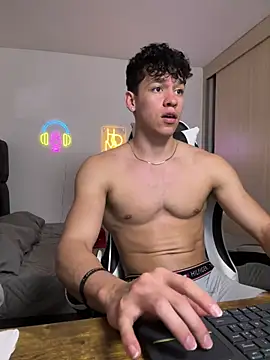 Luke_Muscle live XXX chat