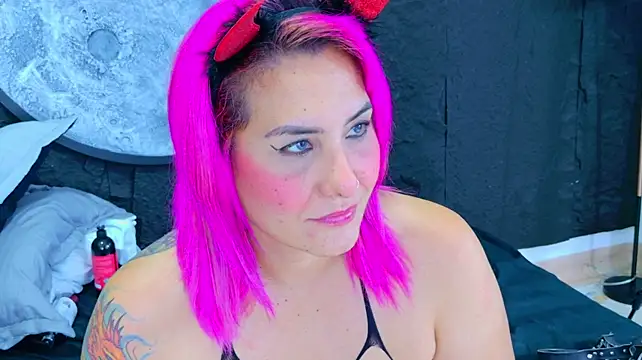 Czat XXX na żywo – BrunnaMoore_
