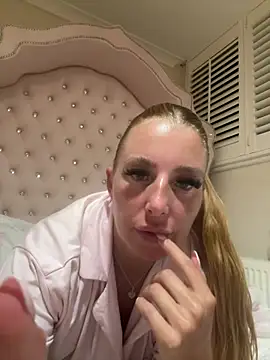 Laceyyxox Adlı Modelin Canlı XXX Sohbeti