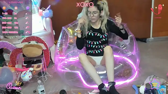 Skinygirl's Live XXX Chat