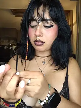 Sarah_Lark- Adlı Modelin Canlı XXX Sohbeti