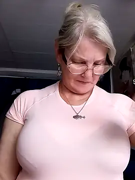 irinamaux Adlı Modelin Canlı XXX Sohbeti