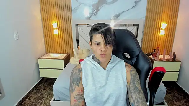 XXX chat uživo modela KAROLLJONES1
