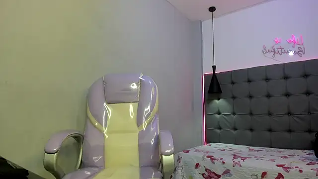 Salvatore18_ Live XXX Chat