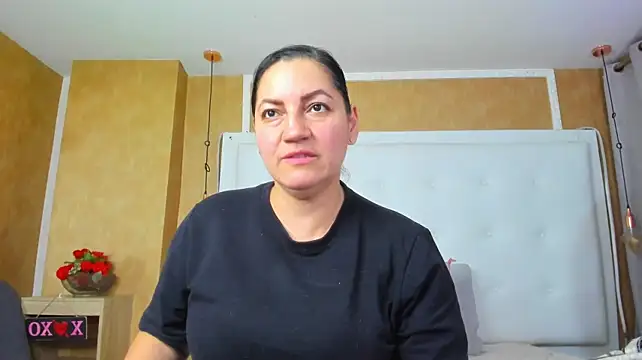 Heidy_milf Adlı Modelin Canlı XXX Sohbeti
