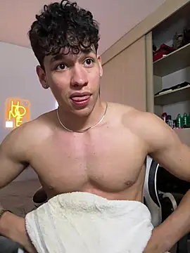 Czat XXX na żywo – Luke_Muscle