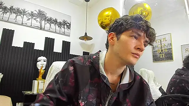 trevor_mob Adlı Modelin Canlı XXX Sohbeti