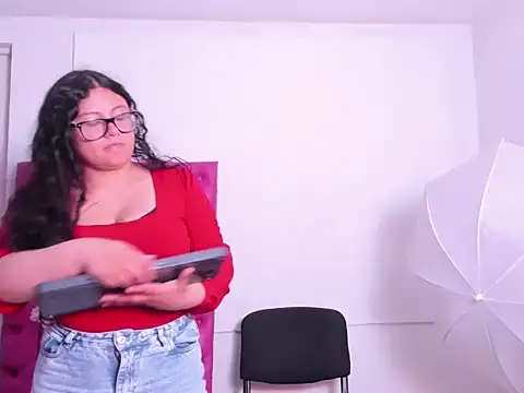 SarahThomsonn: απευθείας συνομιλία ΧΧΧ