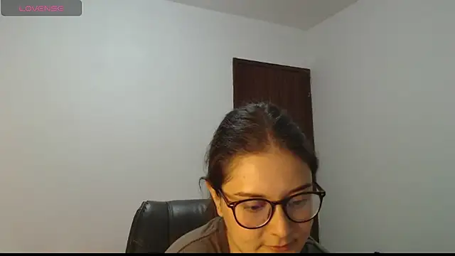 Chatroom XXX en direct de MadieeLorez