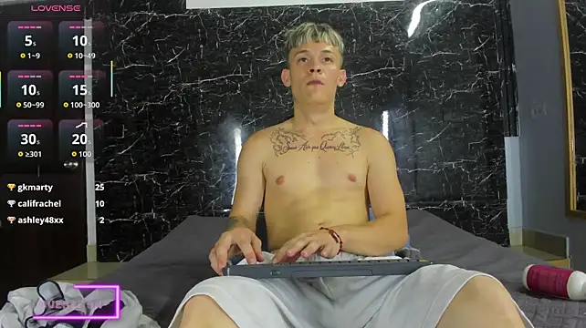 Онлайн чат XXX Robinlion91
