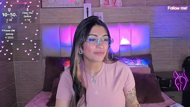 Chatroom XXX en direct de mia_devine_