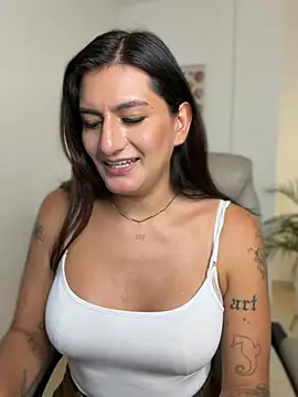 ari_artis Chat XXX in diretta