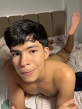 GoldenBennn Live XXX chat