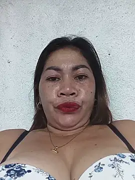 SweetChubbyMommy_02's Live XXX Chat