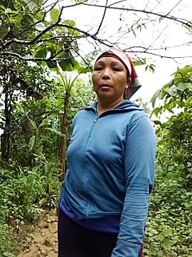 tran-trang élő XXX-chatje