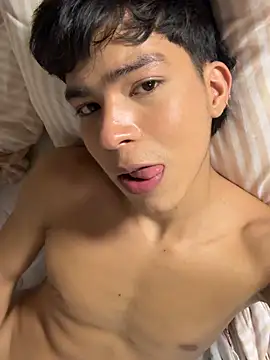 GoldenBenn Live XXX-chat