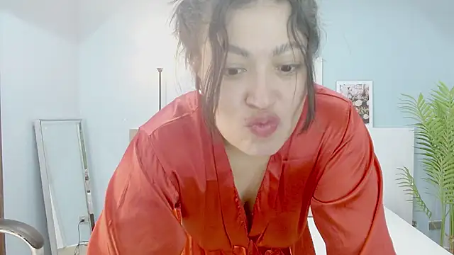 sophia_hadid Adlı Modelin Canlı XXX Sohbeti