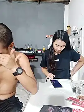 Rodri-Cami's Live XXX Chat