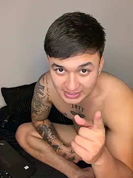 Christopher_strongg Chat XXX live