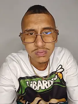 Hard_brown03 – Live XXX-chat