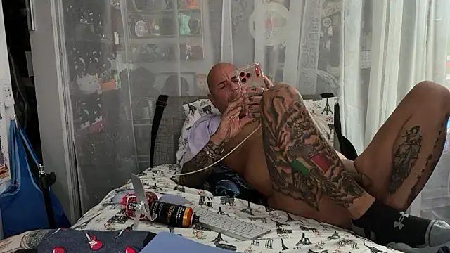 Italianguy56's Live XXX Chat
