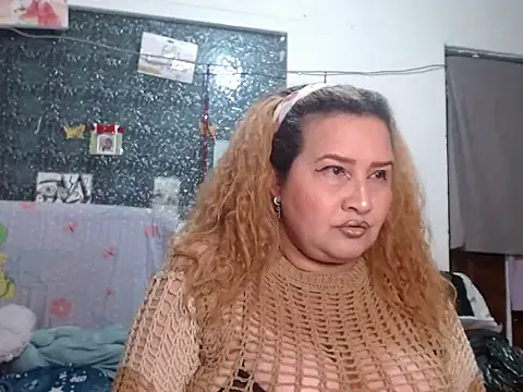 Perla1981-- – Live XXX-chat