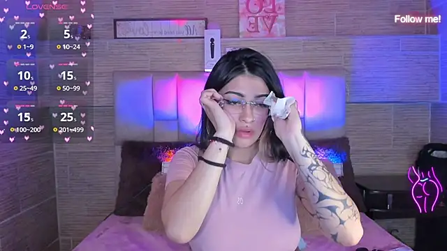 Chat XXX en directo de mia_devine_
