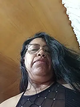Chat +18 de Emilif_ ao vivo
