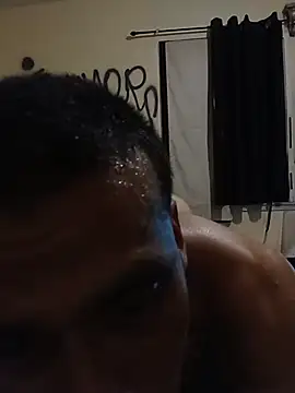 Cnutt310's Live XXX Chat