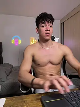 XXX chat uživo modela Luke_Muscle