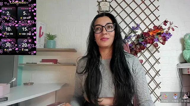 Chat +18 de SALOME_KORLAND ao vivo
