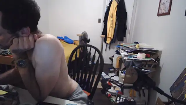 JohnnyMoves' Live XXX Chat
