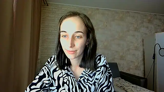 Anika_bloom Adlı Modelin Canlı XXX Sohbeti