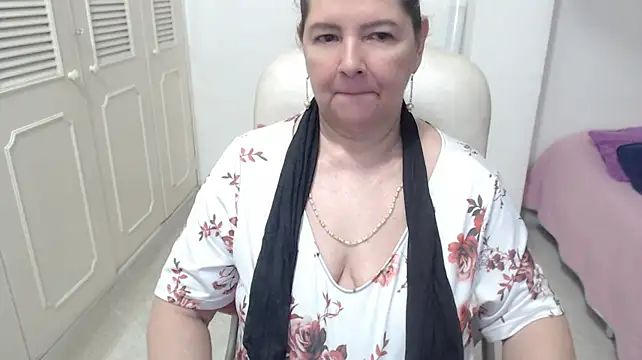 Chatroom XXX en direct de leonela_69