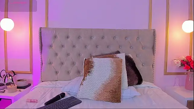 Chat +18 de ivy__collins ao vivo