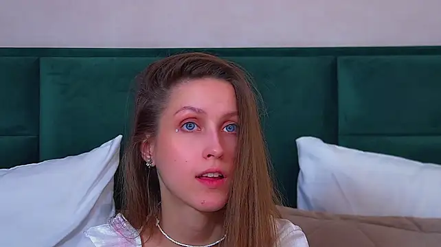 HaileyArden XXX чат на живо