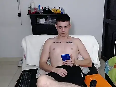 Zac_Efront XXX чат на живо