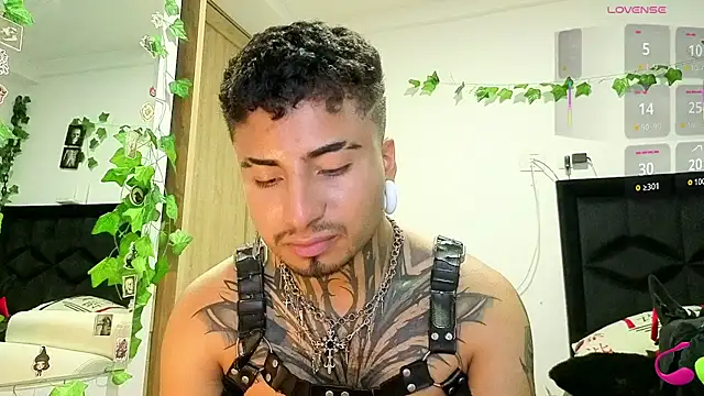 JuanCamiilo_66 élő XXX-chatje