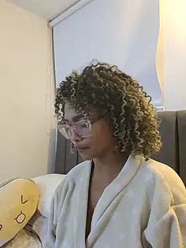BiiancaEstradaa Adlı Modelin Canlı XXX Sohbeti