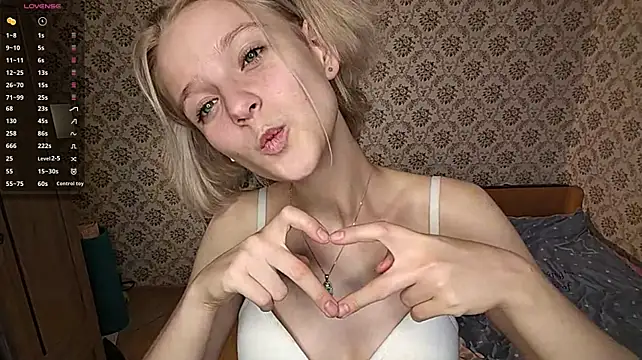 Smartemilia Adlı Modelin Canlı XXX Sohbeti