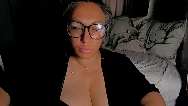 CumOnMy_Tits' Live XXX Chat