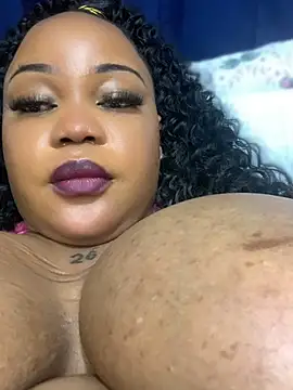 MissBOOBSDIVA21's Live XXX Chat