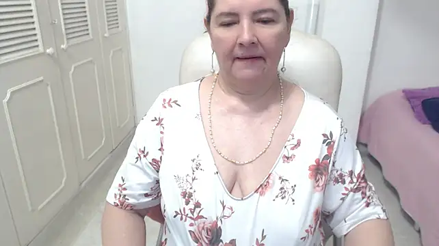 Chatroom XXX en direct de leonela_69