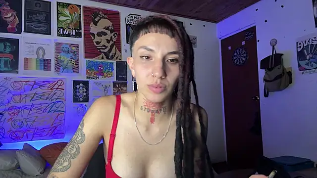 Chat +18 de niah_11 ao vivo