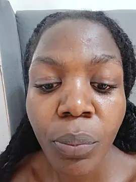 Black_prettty's Live Chat Room