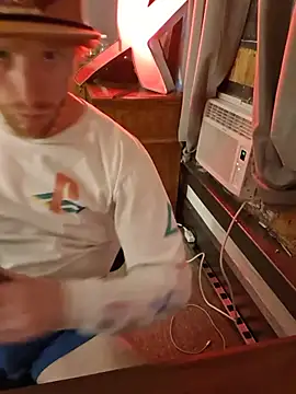 Suspicious1738 XXX чат на живо